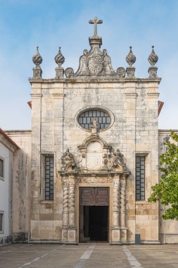 Aveiro Katedrali, Portekiz 'de ulusal bir anıttır. Parlak yaz günü