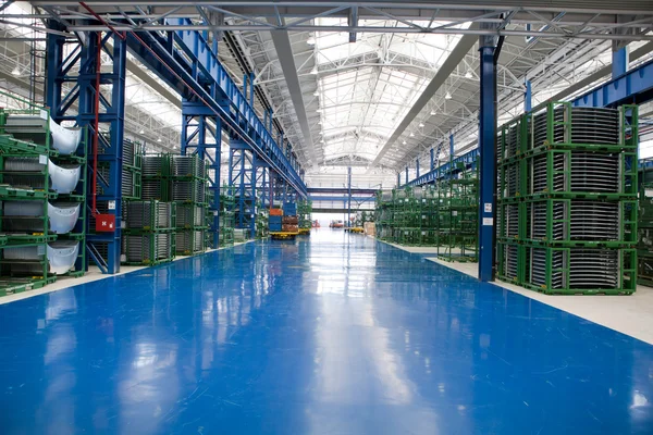 Grande magazzino industriale all'interno — Foto Stock