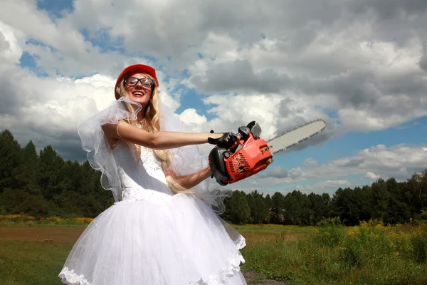 Crazy bride in field — Stock Photo, Image