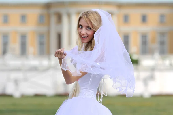 Bride in white dress — Stock Photo, Image