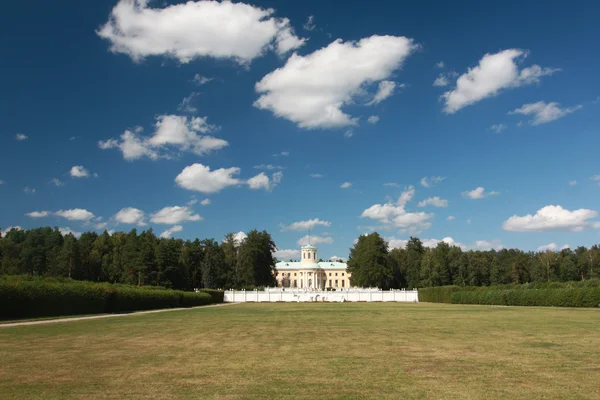 Palácio e parque em Arkhangelskoe — Fotografia de Stock