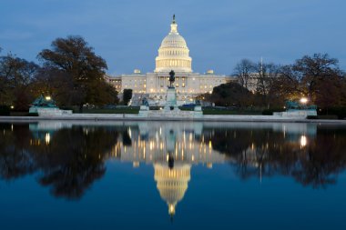 washington DC'deki capitol dusk üzerinde görüntüleyin