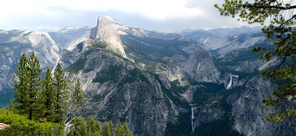 Vew of Yosemite Valley from Glacier Point — Stock Photo, Image