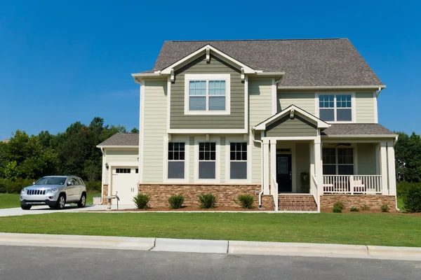 Suburban huis — Stockfoto