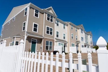 yeni yapı townhouses vinil siding ile