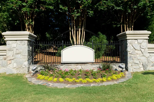 Blank sign of the subdivision entrance — Stock Photo, Image