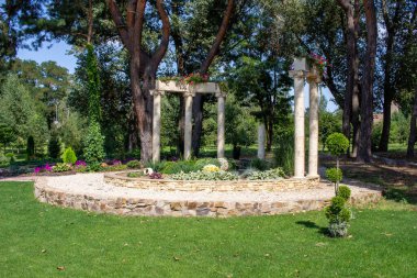 Pryiutivka, Oleksandriya, Ukrayna - 19 Ağustos 2021: Oleksandriya yakınlarındaki güzel şehir parkı