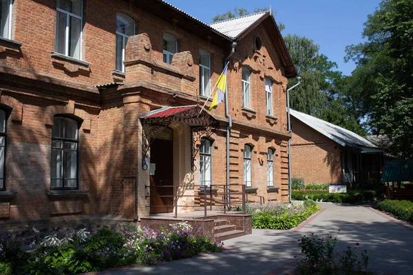 Pavlysh Ucrânia Agosto 2021 Fachada Edifício Antigo Uma Escola Rural — Fotografia de Stock