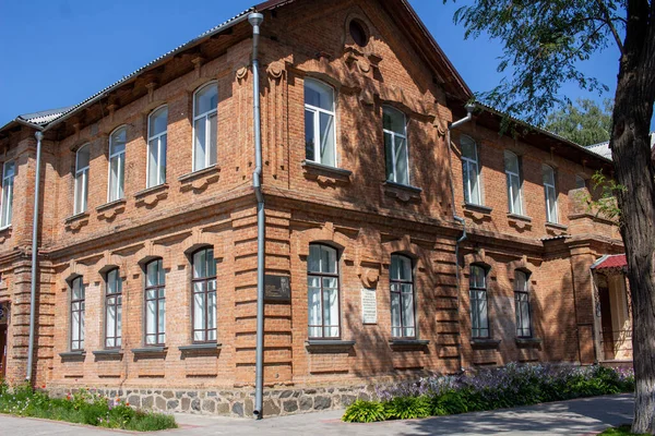Pavlysh Ucrania Agosto 2021 Fachada Antiguo Edificio Una Escuela Rural —  Fotos de Stock