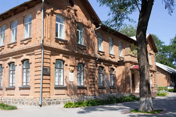 Pavlysh Ukraine Août 2021 Façade Ancien Bâtiment Une École Rurale — Photo