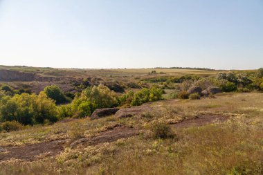 Kaskady Tract, yerel öneme sahip jeolojik doğa abidesi Buki Nehri 'nde (Malovyskivskyy bölgesi, Kirovohrad bölgesi) yer almaktadır. Toplam 2,5 hektarlık bir alan (6 dönüm)).