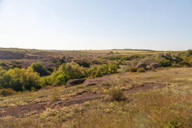 Kaskady Tract, yerel öneme sahip jeolojik doğa abidesi Buki Nehri 'nde (Malovyskivskyy bölgesi, Kirovohrad bölgesi) yer almaktadır. Toplam 2,5 hektarlık bir alan (6 dönüm)).