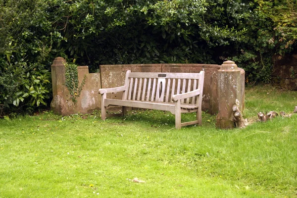 Lavička na furness abbey — Stock fotografie