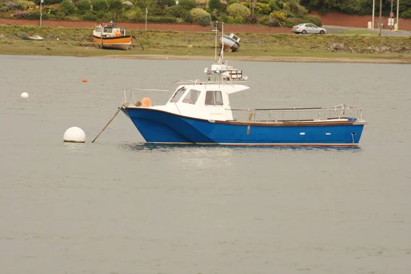 walney kanal mavi tekne