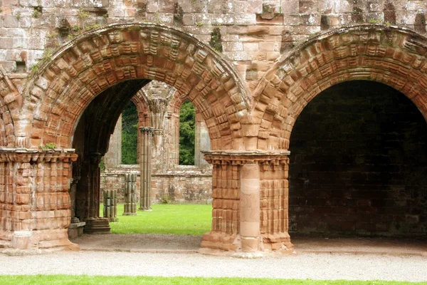 Sandsten arches furness abbey — Stockfoto