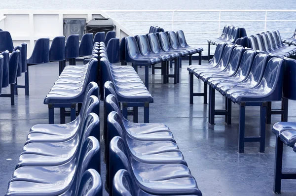 Asientos azules en un buque de pasaje itinerante —  Fotos de Stock