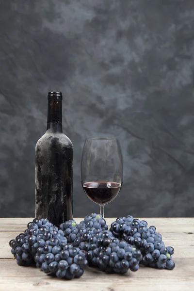 Vörösbor és szőlő — Stock Fotó