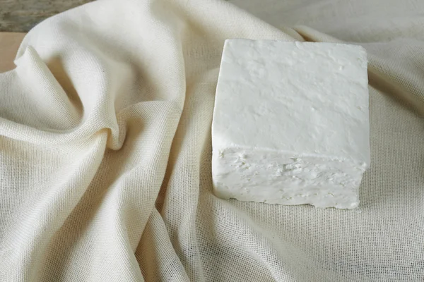 Cubo de queijo feta fresco — Fotografia de Stock