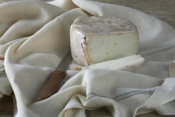 多维数据集的新鲜奶酪 — 图库照片