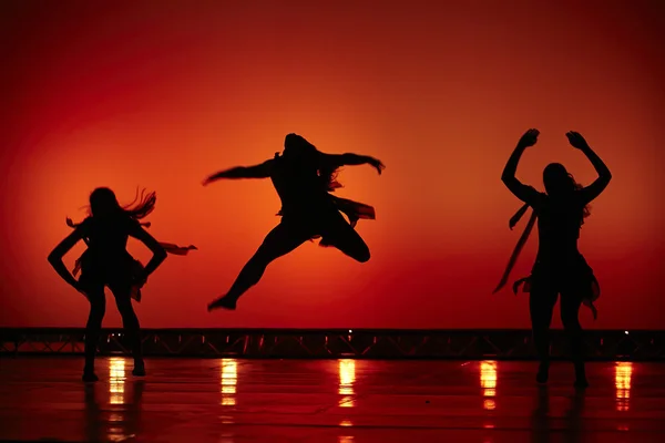 Ballerinas Silhouette beim Tanzen — Stockfoto