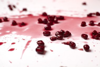 Kırmızı nar meyve tohum ve meyve suyu