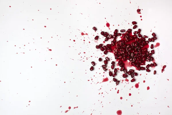 Червоний гранат насіння фруктів і сік — стокове фото
