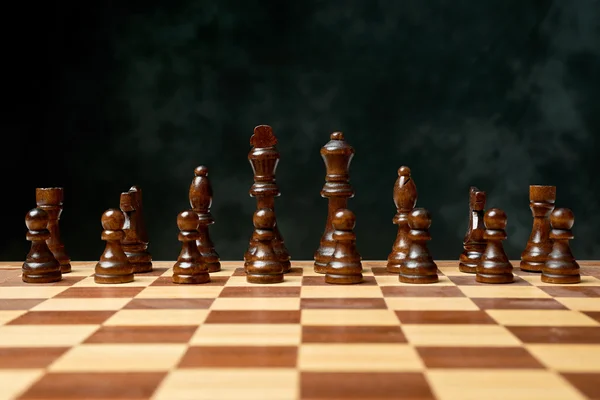 Wooden chess board with chess pieces on. — Stock Photo, Image