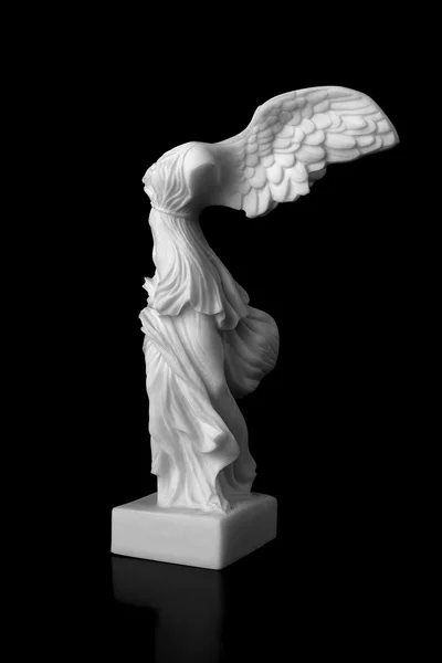 La Victoire de Samothrace est une sculpture en marbre d'un ar inconnu — Photo