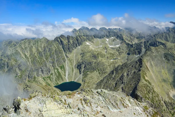 krywan dağın tepesinden göster.