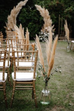 Parkta düğün töreni.