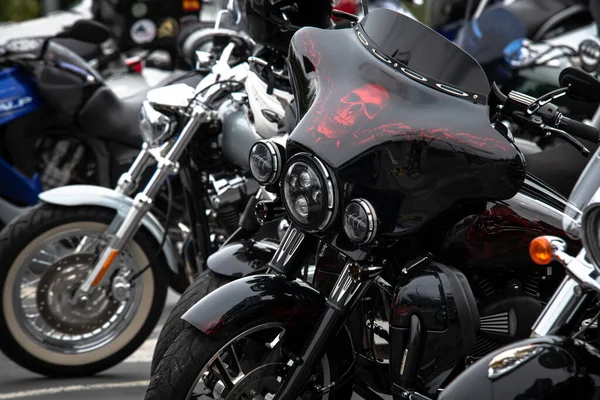 Güzel Harley Davidson motosikleti Ukrayna 'da Çılgın Hohols MFC' nin kapanış sezonunda 2021 Eylül 'ünde