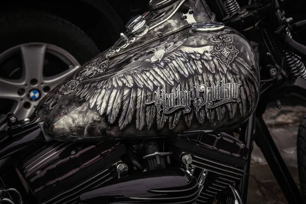 Güzel Harley Davidson motosikleti Ukrayna 'da Çılgın Hohols MFC' nin kapanış sezonunda 2021 Eylül 'ünde