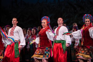 Virsky, Ulusal Akademik Opera ve Bale Tiyatrosu, Kiev, Ukrayna 'nın önde gelen kültür kadroları Ulusal Akademisi' nin ikinci yaratıcı raporlama konserinde bir araya geldi.