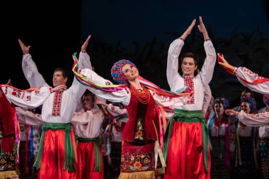 Virsky, Ulusal Akademik Opera ve Bale Tiyatrosu, Kiev, Ukrayna 'nın önde gelen kültür kadroları Ulusal Akademisi' nin ikinci yaratıcı raporlama konserinde bir araya geldi.