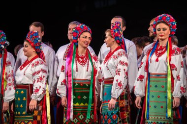 Virsky dansçıları, Ulusal Akademik Opera Kiev, Ukrayna 2018 'de Ulusal Kültür ve Sanat Akademisi' nin önde gelen kadrolarının konserlerini düzenliyor.