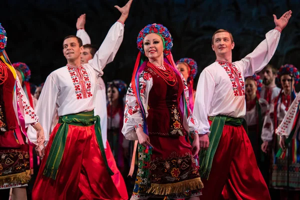 2017年12月 在乌克兰基辅国家学术歌剧和芭蕾舞剧剧院国家文化艺术领导干部学院第二次创作报告音乐会上 Virsky合唱 — 图库照片
