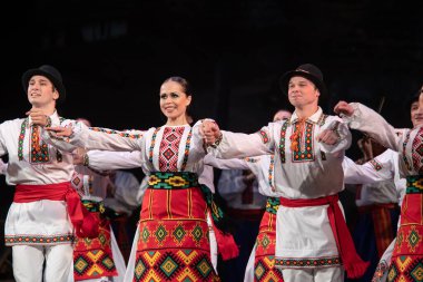 Virsky dansçıları, Ulusal Akademik Opera Kiev, Ukrayna 2018 'de Ulusal Kültür ve Sanat Akademisi' nin önde gelen kadrolarının konserlerini düzenliyor.