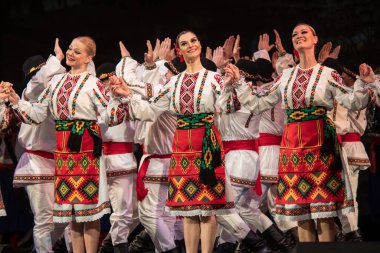 Virsky dansçıları, Ulusal Akademik Opera Kiev, Ukrayna 2018 'de Ulusal Kültür ve Sanat Akademisi' nin önde gelen kadrolarının konserlerini düzenliyor.