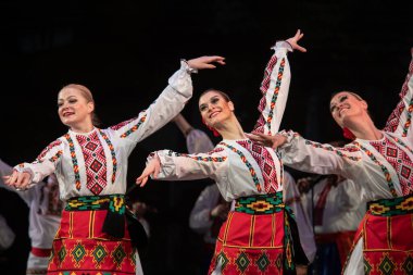 Virsky dansçıları, Ulusal Akademik Opera Kiev, Ukrayna 2018 'de Ulusal Kültür ve Sanat Akademisi' nin önde gelen kadrolarının konserlerini düzenliyor.