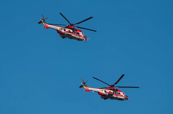 Groep Oekraïense Helikopters Van Het Reddingsleger Van Oekraïne Die Onder — Stockfoto