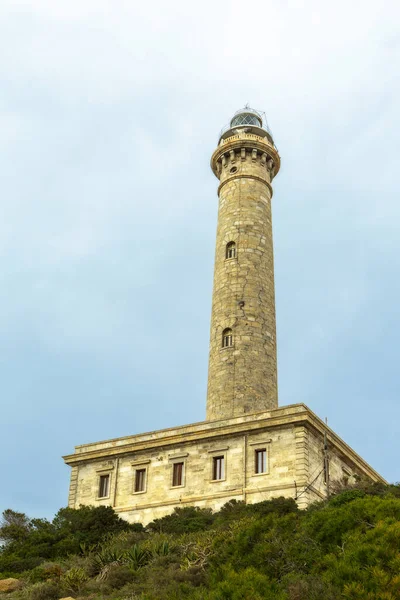 Gün batımında Cartagena, Murcia 'da Cabo de Palos deniz fenerinde. İspanya