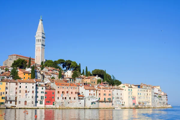 Architecture de la vieille ville de Rovinj, Croatie. Attra touristique d'Istrie — Photo