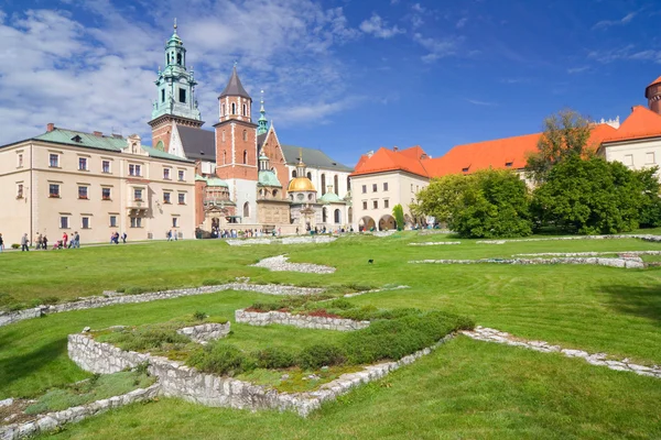 Wawel-kathedraal, de kathedraal basiliek van St. Stanislaw en va — Stockfoto