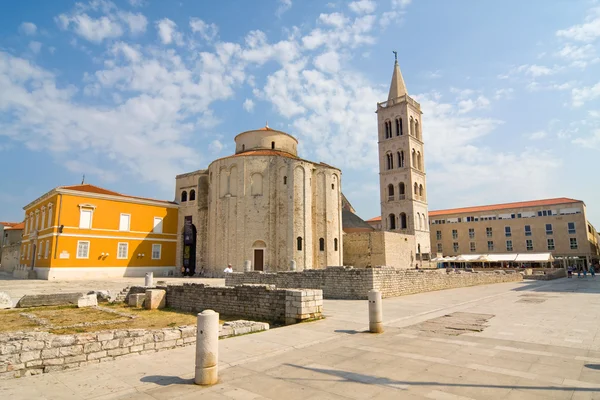 Kościół st. donat, monumentalny budynek z IX wieku — Zdjęcie stockowe