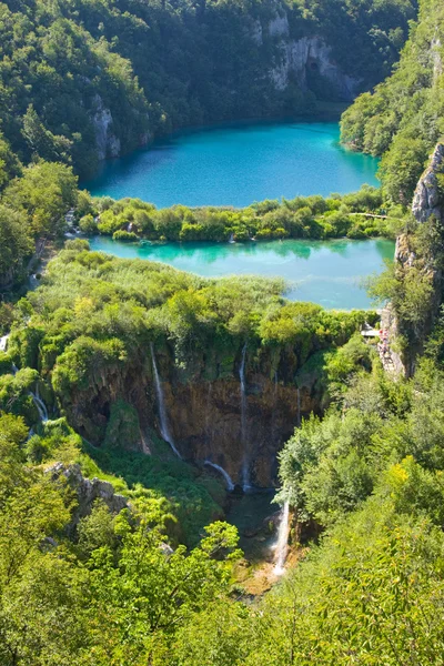 Vattenfallen i nationalparken plitvice, Kroatien — Stockfoto