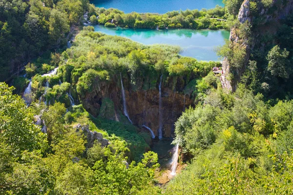 Vattenfallen i nationalparken plitvice, Kroatien — Stockfoto