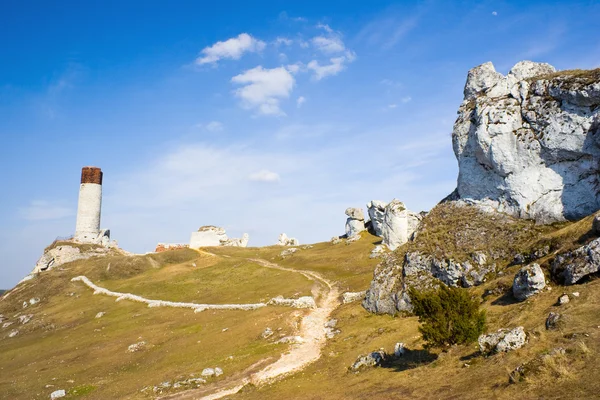 Olštýn hrad - Polsko. středověká tvrz v oblasti jura — Stock fotografie