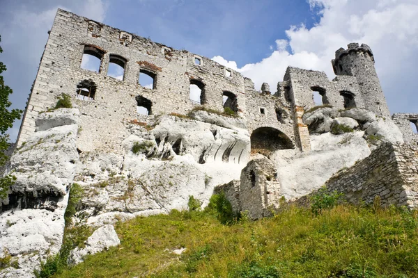 ปราสาท Ogrodzieniec, โปแลนด์ . — ภาพถ่ายสต็อก