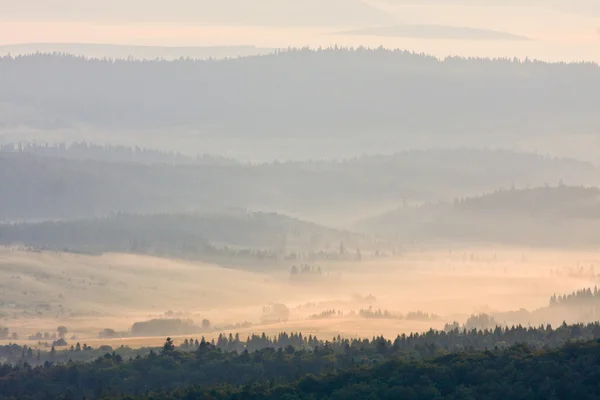 Foggy landscape in Bieszczady Mountains, Poland, Europe — Stock Photo, Image