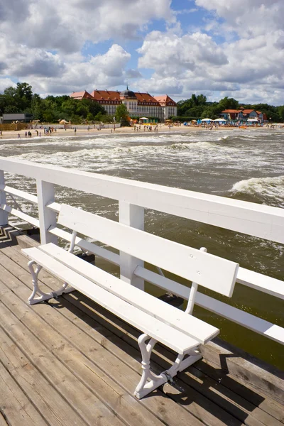 Visa från piren på arkitekturen i sopot, Polen — Stockfoto